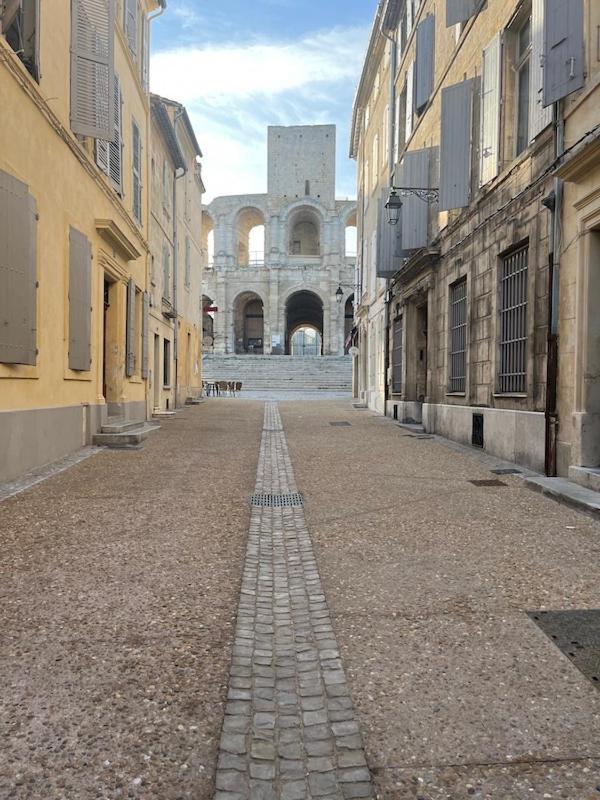 Jolie Maison De Rénovée à 50m Des Arènes Hébergement de vacances *